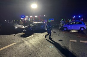 Feuerwehr Paderborn: FW Paderborn: Verkehrsunfall Kreuzung George-Marshall-Ring / B64