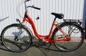 Polizei Düren: POL-DN: Handtaschenräuber ließ Fahrrad zurück