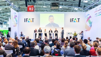 &quot;Unser Schiff rammte einen Plastikberg&quot; / Offizielle Eröffnung der IFAT 2018 mit Kunststoff-Debatte