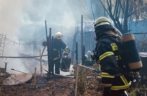 Feuerwehr Dortmund: FW-DO: Gartenlaube brennt komplett aus