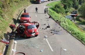 Kreisfeuerwehrverband Calw e.V.: KFV-CW: Schwerer Verkehrsunfall auf der B 294 Bad Wildbad - Calmbach in Richtung Freudenstadt