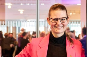 PINKTUM: Dr. Britta Leusing verstärkt KI-Kompetenz von PINKTUM