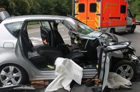 Polizei Hagen: POL-HA: 86-j&auml;hrige Beifahrerin wird bei Verkehrsunfall schwer verletzt