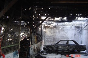 Feuerwehr Essen: FW-E: Werkstatthalle brennt in Essen-Dellwig, Ripshorsterstr. am 14.10.05 um 12:48 Uhr