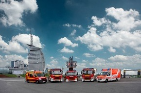 Feuerwehr Bremerhaven: FW Bremerhaven: Feuerwehr bewältigt drei Paralleleinsätze mit Unterstützung von Technischem Hilfswerk und Freiwilliger Feuerwehr