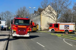 Feuerwehr Gelsenkirchen: FW-GE: Feuer zerstört Wohnung in Gelsenkirchen-Sutum