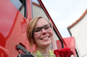 Landesfeuerwehrverband Sachsen e.V.: LFV-Sachsen: RADIO PSR als offizieller Partner der Freiwilligen Feuerwehren in Sachsen übergibt Award an Feuerwehrfrau des Jahres