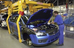 Ford-Werke GmbH: In 2005 bereits 100.000 neue Ford Focus verkauft / Mit Drei-, Vier- und Fünftürer sowie Turnier nun alle Versionen verfügbar