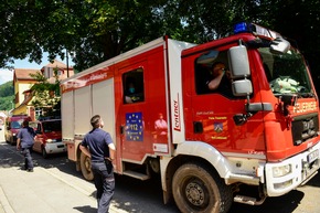 KFV-CW: Geschaffte Feuerwehrleute von Fluthilfe in Kordel wieder zurück