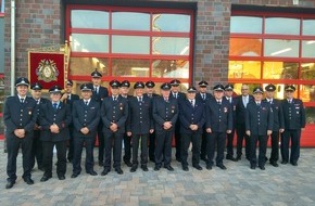 Freiwillige Feuerwehr Bedburg-Hau: FW-KLE: Ehrungen bei der Feuerwehr: Bürgermeister Peter Driessen verleiht Ehrenzeichen