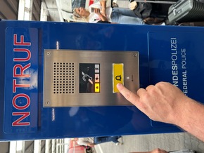 Bundespolizeidirektion München: Im Notfall: Bundespolizei / Inbetriebnahme der Notrufsäule