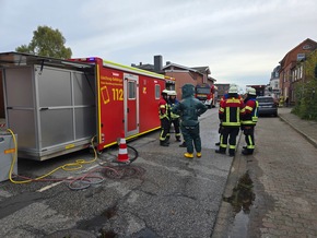 FW-RD: Dachstuhlbrand in Büdelsdorf - 70 Einsatzkräften löschten das Feuer