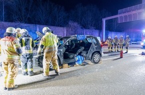 Feuerwehr Bergisch Gladbach: FW-GL: Erneut drei Paralleleinsätze für die Feuerwehr Bergisch Gladbach