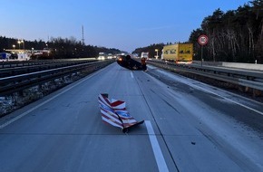 Autobahnpolizeiinspektion: API-TH: Pkw überschlägt sich - Fahrer unverletzt