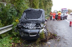 Polizei Minden-Lübbecke: POL-MI: Zwei BMWs kollidieren auf B 65