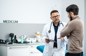 MEDICUM Rhein-Ahr-Eifel GmbH: Skisaison kommt: Orthopäde erklärt, wie Sie sich auf den Wintersport korrekt vorbereiten