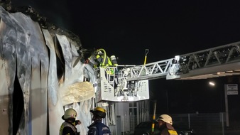 FW-OE: Vollbrand eines Handwerksbetriebs in Lennestadt-Altenhundem