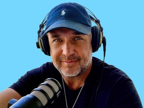 Aktuelle Pressemeldung: AIDA pr&auml;sentiert den Kult-Fu&szlig;balltalk &bdquo;Doppelpass on Cruise&ldquo; zur Fu&szlig;ball-WM 2026