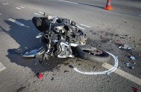 Polizei Bochum: POL-BO: Zusammenstoß beim Wenden: Motorradfahrer (17) zieht sich schwere Verletzungen zu