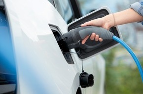 E.ON Energie Deutschland GmbH: Drive Ready: E.ON macht Solaranlagen fit fürs Laden von Elektroautos