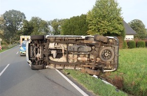 Kreispolizeibehörde Herford: POL-HF: Auto landet auf der Seite- Unfall nach Schreckensmoment