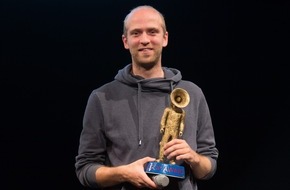 dpa Deutsche Presse-Agentur GmbH: Blendle-Mitgründer Marten Blankesteijn mit scoop Award 2015 ausgezeichnet (FOTO)