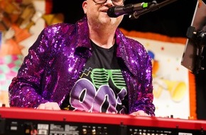 RPR1: Die Fastnacht in Rheinland-Pfalz ist in Gefahr, weil Menschen, Geld und Engagement fehlen   Radio-Moderator &ldquo;Kunze&rdquo; hat deshalb die &bdquo;Fastnachtsretter&ldquo; ins Leben gerufen und findet gro&szlig;e Zustimmung im ganzen Land  Erste Auftritte im ...