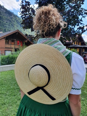 61. Walliser Jodlertreffen in Mörel-Filet. Endlich konnte zämu gejodelt und die neue Tracht präsentiert werden.