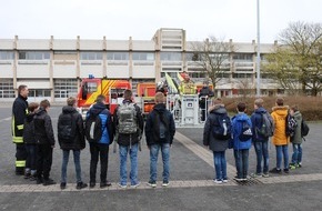 Feuerwehr Bremerhaven: FW Bremerhaven: Teilnehmerandrang beim Zukunftstag der Feuerwehr