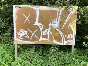 POL-KLE: Kranenburg - Gegenstände mit Farbe besprüht und Verkehrsschilder entwendet: Gemeinde setzt Belohnung aus