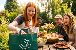 Too Good To Go GmbH: Grillen wie ein Profi mit Haya Molcho: nachhaltig genie&szlig;en und clever sparen / Wer Fleisch und Grillgut mit Too Good To Go rettet, grillt nicht nur nachhaltiger, sondern auch g&uuml;nstiger