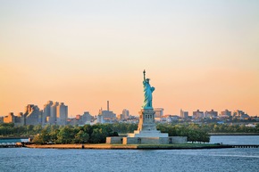 AIDA Pressemeldung: 144 Tage, 6 Kontinente, 55 H&auml;fen: Buchungsstart f&uuml;r AIDA Weltreise 2027