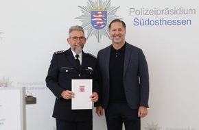 Polizeipräsidium Südosthessen: POL-OF: Verabschiedung in den Ruhestand: Rudolf "Rudi" Neu gibt sein letztes dienstliches Statement