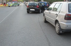 Polizeiinspektion Wilhelmshaven/Friesland: POL-WHV: Verkehrsunfall in Wilhelmshaven - mehrere beteiligte Fahrzeuge, hoher Sachschaden und zwei Leichtverletzte (2 FOTOS)