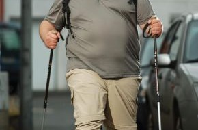 ProSieben: 1300-Kilometer-Lauf: Der 163 Kilogramm schwere Michael Enkel läuft zu Fuß von Köln nach Berlin
