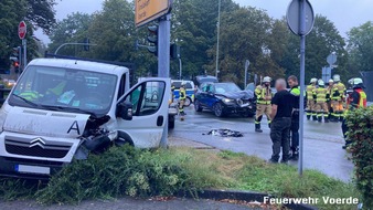 Feuerwehr Voerde: FW Voerde: Einsatzreiche Nacht für die Feuerwehr Voerde: 2 Brände & ein Verkehrsunfall im Ortsteil Friedrichsfeld