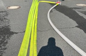 Feuerwehr Dinslaken: FW Dinslaken: Feuerwehrhandwerk erfolgreich vereinheitlicht