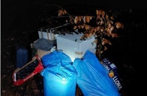 Polizeidirektion Bad Segeberg: POL-SE: Wedel - Kühlschränke und Plastikmüll im Feldweg entsorgt - Polizei sucht Zeugen