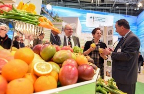 Messe Berlin GmbH: Grüne Woche 2017: "Landwirtschaft in der Mitte der Gesellschaft" - Sonderschau des Bundesministeriums für Ernährung und Landwirtschaft in Halle 23a