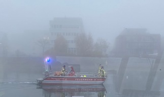Feuerwehr Konstanz: FW Konstanz: Person im Wasser - Wasserrettung