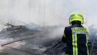 FW Celle: Waldbrand in Altencelle - rund 5.000 m² Unterholz brennen - Lagemeldung 14:00 Uhr!