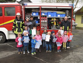 FW-AR: Wennigloher Kindergarten-Kinder wissen für den Notfall Bescheid