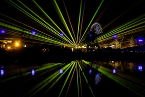 Landesgartenschau Neuss im Laserlicht: HerbstLichter starten mit großem Besucherandrang