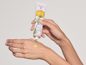 An extra dose of care: Dr. Hauschka Pflege im Limited Edition Design in Vorteilsgr&ouml;&szlig;e