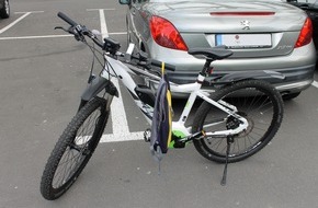 Kreispolizeibehörde Olpe: POL-OE: E-Bike-Fahrer stürzt auf Verbrauchermarktparkplatz