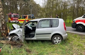Polizeiinspektion Stade: POL-STD: 85-jähriger Autofahrer bei Unfall in Buxtehude schwer verletzt