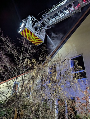 FW-EN: Wohnhausbrand in der Nacht