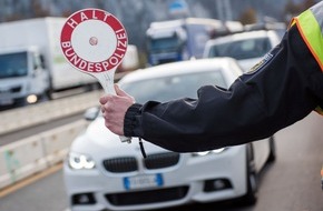 Bundespolizeidirektion München: Bundespolizeidirektion München: Bundespolizei stoppt unerlaubte Einreise an Grenze / Zwei Italiener und Türken festgenommen