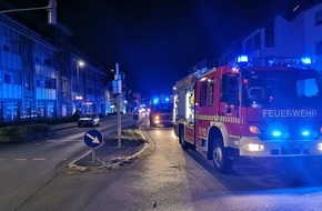 Feuerwehr Detmold: FW-DT: Gasgeruch & Feuer 3 - Kellerbrand