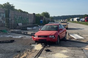 Polizeiinspektion Hildesheim: POL-HI: Alkoholisierter Verkehrsteilnehmer verursacht Verkehrsunfall und flüchtet